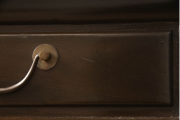 中国ビンテージ　希少デザイン　唐木　上品な佇まいと天板下の収納が魅力的な両袖デスク(ヴィンテージ、ニーホールデスク、両袖机、テーブル、在宅ワーク用、在宅用、ワークデスク、オフィスデスク)(R-060455)