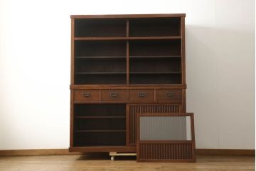 中古　美品　上品なデザインが和モダンなお部屋に取り入れやすい欅(ケヤキ)材と栗材の重ね水屋箪笥(キャビネット、収納棚、戸棚、食器棚、カップボード)(定価推定約100万円)(R-060456)