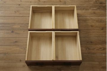 中古　美品　上品なデザインが和モダンなお部屋に取り入れやすい欅(ケヤキ)材と栗材の水屋箪笥サイドボード(サイドキャビネット、収納棚、戸棚、食器棚、カップボード)(R-060458)