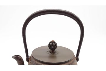 佐藤浄清　銅蓋　透かしの摘みがアクセントになる鉄瓶　箱なし(茶道具)(R-060465)