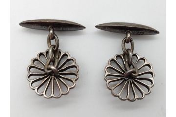 戦前　銀製　十六花菊紋　カフスボタン(シルバー、下賜品?、ボンボニエール)(R-060484)