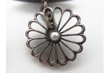 戦前　銀製　十六花菊紋　カフスボタン(シルバー、下賜品?、ボンボニエール)(R-060484)