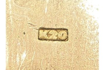昭和初期　梅花形彫金帯留(座金K20、在銘作家物)9.73g(R-060485)