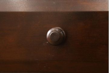 中古　美品　松本民芸家具　ヒノキ天板・脚(台輪)付きリメイク　シックな佇まいが魅力的なローチェスト(ローボード、テレビ台、サイドチェスト、引き出し)(R-060486)