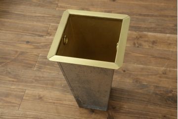 中古　美品　イタリアブランド家具　SILIK(シリック)　気品溢れる佇まいが目を引くアンブレラスタンド(傘立て)(定価約37万円)(R-060494)