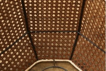 和製ビンテージ　希少デザイン　籐のシェードが涼し気な雰囲気を醸し出すラタンフロアスタンド(フロアランプ、スタンドライト、スタンド照明、ヴィンテージ)(R-060497)