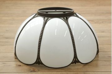 ビンテージ照明　レトロ　大正ロマンの雰囲気漂う乳白ガラスのフロアスタンド(フロアランプ、スタンドライト、スタンド照明、ヴィンテージ)(R-060498)