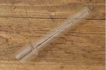 明治〜大正期　巻き芯14分芯42mm　丸みとくびれのバランスが特徴的な切子ガラスのオイルランプ(卓上照明、卓上ランプ)(R-060501)