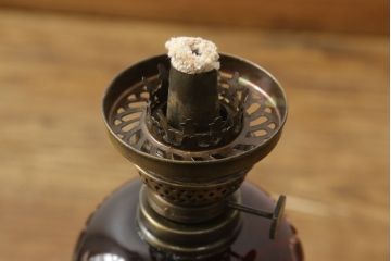 明治〜大正期　巻き芯14分芯42mm　丸みとくびれのバランスが特徴的な切子ガラスのオイルランプ(卓上照明、卓上ランプ)(R-060501)