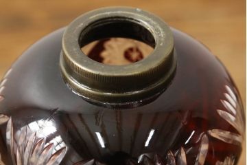 明治〜大正期　巻き芯14分芯42mm　丸みとくびれのバランスが特徴的な切子ガラスのオイルランプ(卓上照明、卓上ランプ)(R-060501)