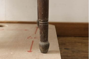 和製アンティーク　ナラ(楢)材　ノスタルジックな雰囲気を醸し出す古い薬屋の縦型ガラスケース(ショーケース、飾り棚、陳列棚)(R-060504)