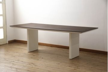 中古　美品　arflex(アルフレックス)　AFFOGATO(アフォガード)　白を基調とした空間にマッチするダイニングテーブル(6人掛け、4人掛け)(定価約48万円)(R-060506)