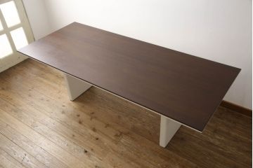 中古　美品　arflex(アルフレックス)　AFFOGATO(アフォガード)　白を基調とした空間にマッチするダイニングテーブル(6人掛け、4人掛け)(定価約48万円)(R-060506)
