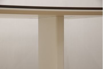 中古　美品　arflex(アルフレックス)　AFFOGATO(アフォガード)　白を基調とした空間にマッチするダイニングテーブル(6人掛け、4人掛け)(定価約48万円)(R-060506)