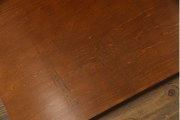 中古　北海道民芸家具　美しい木肌とシックな佇まいが魅力的な重ね戸棚(収納棚、戸棚、食器棚、カップボード、キャビネット)(R-060511)