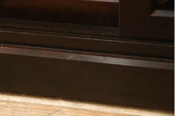 中古　北海道民芸家具　美しい木肌とシックな佇まいが魅力的な重ね戸棚(収納棚、戸棚、食器棚、カップボード、キャビネット)(R-060511)