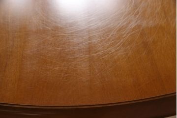 中古　美品　横浜ダニエル(daniel)　幕板と挽き物脚の凝ったデザインが目を惹く丸テーブル(ラウンドテーブル、2人掛け、ダイニングテーブル)(R-060518)