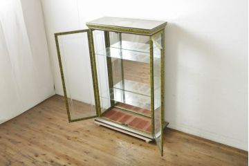 中古　イタリア　個性的な色味が目を引くガラスケース(ショーケース、飾り棚、陳列棚、店舗什器)(定価約28万円)(R-060529)