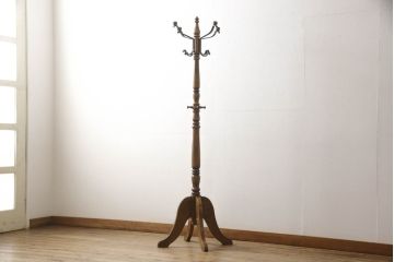 中古　カリモク家具(karimoku)　上品な挽き物加工が施されたポールハンガー(コートハンガー、帽子掛け、店舗什器)(R-060535)