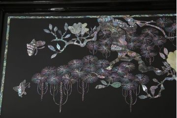中古　ガラス天板付き　豪華絢爛な螺鈿細工が美しい座卓(ラデン、ローテーブル)(R-060536)