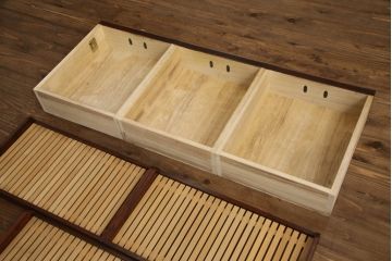 中古　美品　岩谷堂箪笥　和モダンの空間づくりにおすすめの格子戸が魅力的な食器棚(茶箪笥、茶棚、戸棚、収納棚、キャビネット)(定価約75万円)(R-060539)