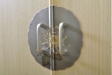 中古　伝統工芸士　中沢和夫作　衣装盆14杯・引き出し2杯!　たっぷり収納できる加茂桐箪笥(四方丸、胴厚、桐たんす、和タンス、衣装箪笥、収納箪笥、着物箪笥)(R-060540)