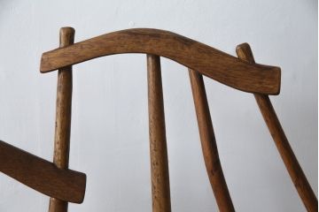 和製アンティーク　希少デザイン　ジョージナカシマ風　カシ(樫)材一枚板　個性的なデザインが目を惹くベンチ(ジョージ・ナカシマ、ソファ、長椅子、アームチェア、板座チェア、2人掛け、3人掛け)(R-060541)