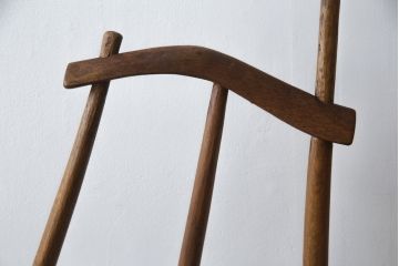 和製アンティーク　希少デザイン　ジョージナカシマ風　カシ(樫)材一枚板　個性的なデザインが目を惹くベンチ(ジョージ・ナカシマ、ソファ、長椅子、アームチェア、板座チェア、2人掛け、3人掛け)(R-060541)