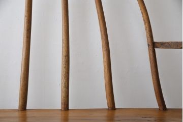 和製アンティーク　希少デザイン　ジョージナカシマ風　カシ(樫)材一枚板　個性的なデザインが目を惹くベンチ(ジョージ・ナカシマ、ソファ、長椅子、アームチェア、板座チェア、2人掛け、3人掛け)(R-060541)