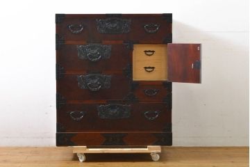 中古　美品　漆塗り　味わい深い色合いと風格のある金具が魅力の仙台箪笥(引き出し、収納タンス、整理箪笥、サイドチェスト)(定価約42万円)(R-060542)