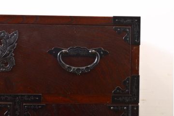 中古　美品　漆塗り　味わい深い色合いと風格のある金具が魅力の仙台箪笥(引き出し、収納タンス、整理箪笥、サイドチェスト)(定価約42万円)(R-060542)
