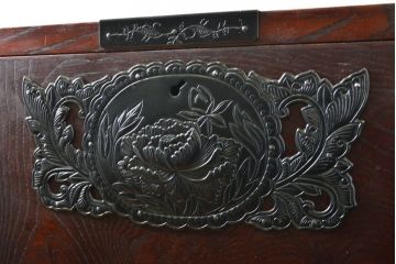 中古　美品　漆塗り　味わい深い色合いと風格のある金具が魅力の仙台箪笥(引き出し、収納タンス、整理箪笥、サイドチェスト)(定価約42万円)(R-060542)