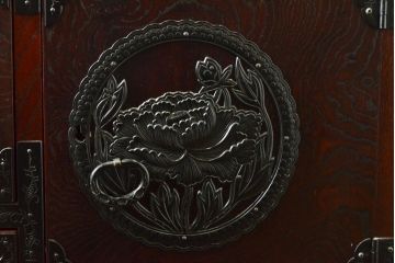 中古　美品　漆塗り　味わい深い色合いと風格のある金具が魅力の仙台箪笥(引き出し、収納タンス、整理箪笥、サイドチェスト)(定価約42万円)(R-060542)