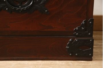 中古　美品　岩谷堂箪笥　桜木家具店作　存在感のあるな金具と重厚な佇まいが魅力のサイドボード(サイドチェスト、引き出し、整理タンス、収納箪笥)(R-060543)
