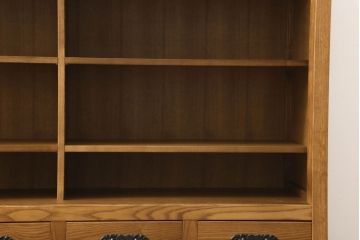 中古　美品　国産　手造り　タモ材　和モダンなお部屋に取り入れやすい水屋箪笥サイドボード(サイドキャビネット、食器棚、カップボード、戸棚、収納棚)(R-060545)