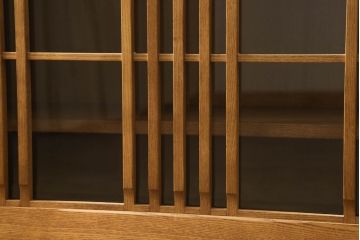 中古　美品　国産　手造り　タモ材　和モダンなお部屋に取り入れやすい水屋箪笥サイドボード(サイドキャビネット、食器棚、カップボード、戸棚、収納棚)(R-060545)