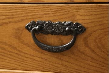 中古　美品　国産　手造り　タモ材　和モダンなお部屋に取り入れやすい水屋箪笥サイドボード(サイドキャビネット、食器棚、カップボード、戸棚、収納棚)(R-060545)