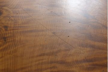 中古　美品　高級品　屋久杉一枚板の迫力ある杢目が存在感を放つ座卓(ローテーブル)(定価約270万円)(R-060548)