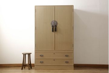中古　美品　国産　職人手造り　透かしの金具が素敵な総桐箪笥(胴厚、四方丸、総桐たんす、着物箪笥、和タンス、衣装箪笥)(R-060549)