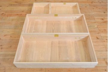 中古　美品　国産　職人手造り　透かしの金具が素敵な総桐箪笥(胴厚、四方丸、総桐たんす、着物箪笥、和タンス、衣装箪笥)(R-060549)