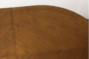 中古　DREXEL HERITAGE(ドレクセルヘリテイジ)　マホガニー材　品のある佇まいと幕板のデザインがすてきなダイニングテーブル(4人掛け、6人掛け)(R-060552)