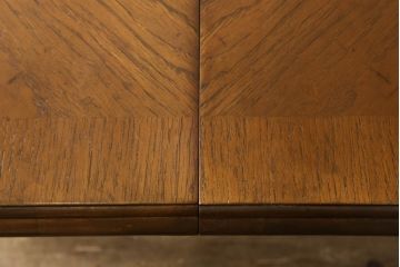 中古　DREXEL HERITAGE(ドレクセルヘリテイジ)　マホガニー材　品のある佇まいと幕板のデザインがすてきなダイニングテーブル(4人掛け、6人掛け)(R-060552)