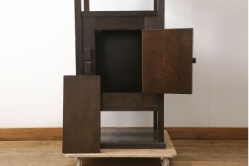 中古　美品　希少な絶版品　現代和具　NOBUYA MATSUOKA　松岡漆工　浮造り加工　和モダンな空間づくりにぴったりの縦型飾り棚(茶棚)(R-060553)