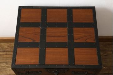 中古　匠工芸　勝木憲二郎作　堅牢で立派な金具が存在感を際立たせる三国船箪笥(三国タンス、舟箪笥、小箪笥、帳箱、銭箱、銭函、小引き出し、小物収納)(R-060562)