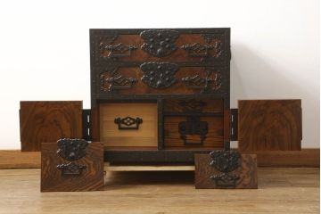 中古　匠工芸　勝木憲二郎作　重厚感と緻密な美しさを兼ね備えた佐渡船箪笥(佐渡タンス、舟箪笥、小箪笥、帳箱、銭箱、銭函、小引き出し、小物収納)(R-060563)