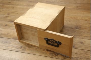 中古　匠工芸　勝木憲二郎作　重厚感と緻密な美しさを兼ね備えた佐渡船箪笥(佐渡タンス、舟箪笥、小箪笥、帳箱、銭箱、銭函、小引き出し、小物収納)(R-060563)