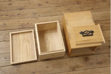 中古　匠工芸　勝木憲二郎作　重厚感と緻密な美しさを兼ね備えた佐渡船箪笥(佐渡タンス、舟箪笥、小箪笥、帳箱、銭箱、銭函、小引き出し、小物収納)(R-060563)