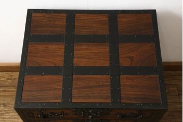 中古　匠工芸　勝木憲二郎作　重厚感と緻密な美しさを兼ね備えた佐渡船箪笥(佐渡タンス、舟箪笥、小箪笥、帳箱、銭箱、銭函、小引き出し、小物収納)(R-060563)
