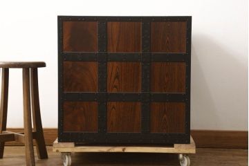 中古　匠工芸　勝木憲二郎作　重厚感と緻密な美しさを兼ね備えた佐渡船箪笥(佐渡タンス、舟箪笥、小箪笥、帳箱、銭箱、銭函、小引き出し、小物収納)(R-060563)