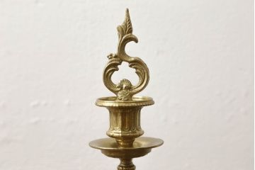 中古　美品　高級品　イタリア　FARBEL　六本木アピス取り扱い　ラグジュアリーな空間を演出する真鍮製キャンドルスタンド2本セット(燭台、ろうそく立て)(R-060567)